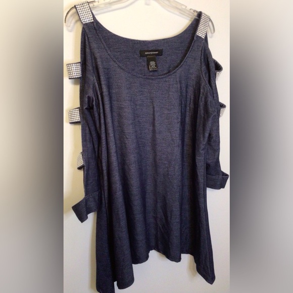 Ashley Stewart open shoulder Cutout Flare Sleeve Top Size 14/16 - Picture 2 of 6